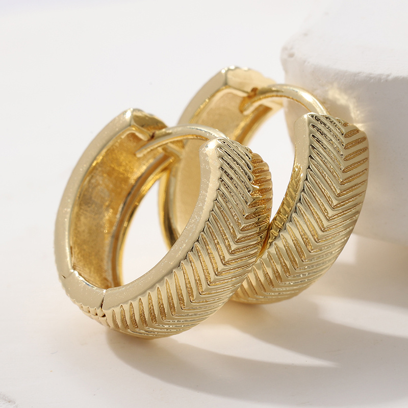 Women's Vintage Copper Small Arrow Cut Hoop Earrings